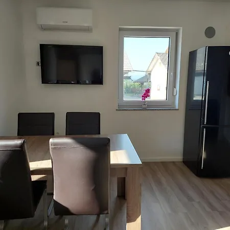 Počitniška hiša House Petra Cerklje na Gorenjskem